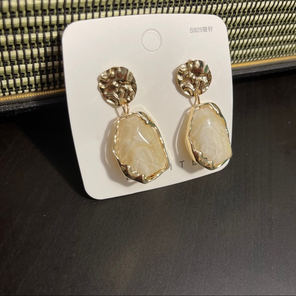 Temperament Drop-Shaped Gem Earrings For Women Metal Irregular Earrings Party - Picture 4 of 8